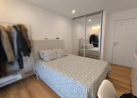 Apartamento T4 com Terraço na Póvoa de Varzim
