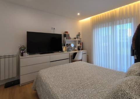 Apartamento T4 com Terraço na Póvoa de Varzim
