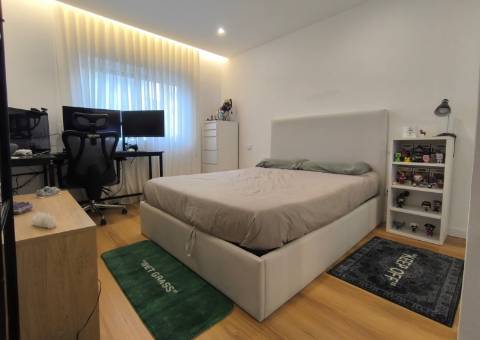 Apartamento T4 com Terraço na Póvoa de Varzim
