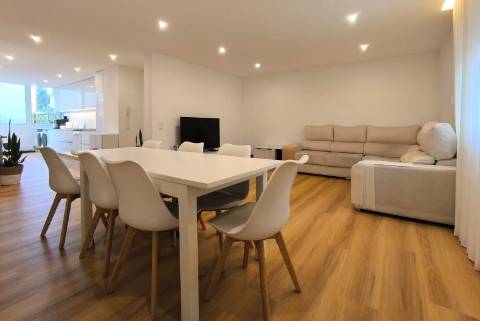 Apartamento T4 com Terraço na Póvoa de Varzim
