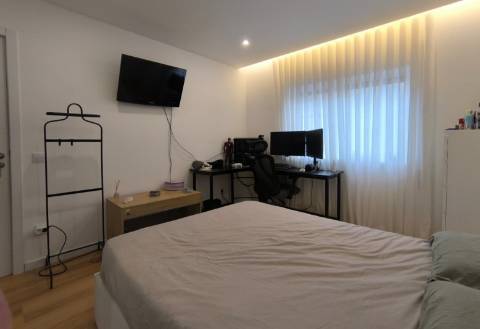 Apartamento T4 com Terraço na Póvoa de Varzim
