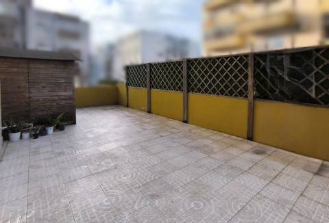 Apartamento T4 com Terraço na Póvoa de Varzim
