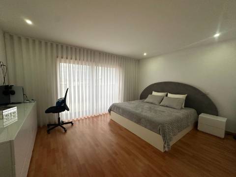 T2 Duplex com Terraço e Vistas de Mar em Caxinas Vila do Conde
