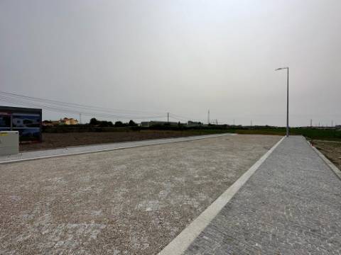 Lote com 375 m2 na Póvoa de Varzim