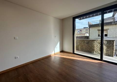 Moradia Nova T2 Junto à Praia em Aver-o-Mar na Póvoa de Varzim
