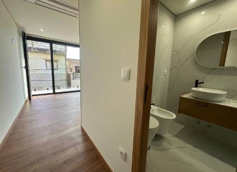 Moradia Nova T2 Junto à Praia em Aver-o-Mar na Póvoa de Varzim
