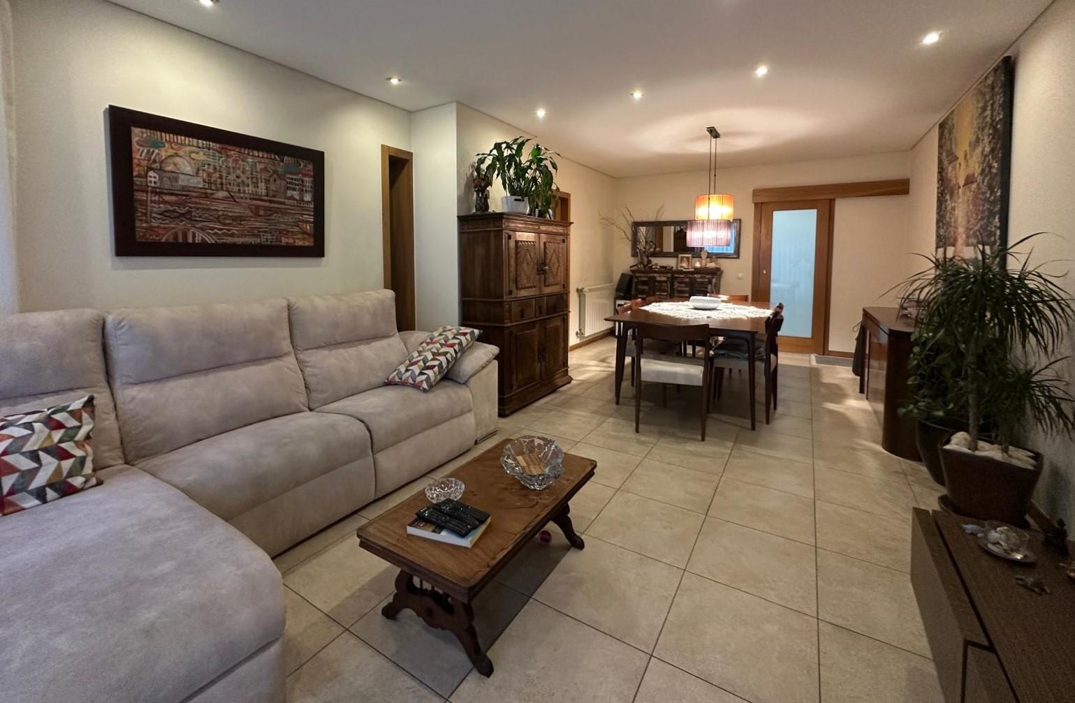 Moradia T3 em Condomínio Fechado c/ Piscina, Póvoa de Varzim