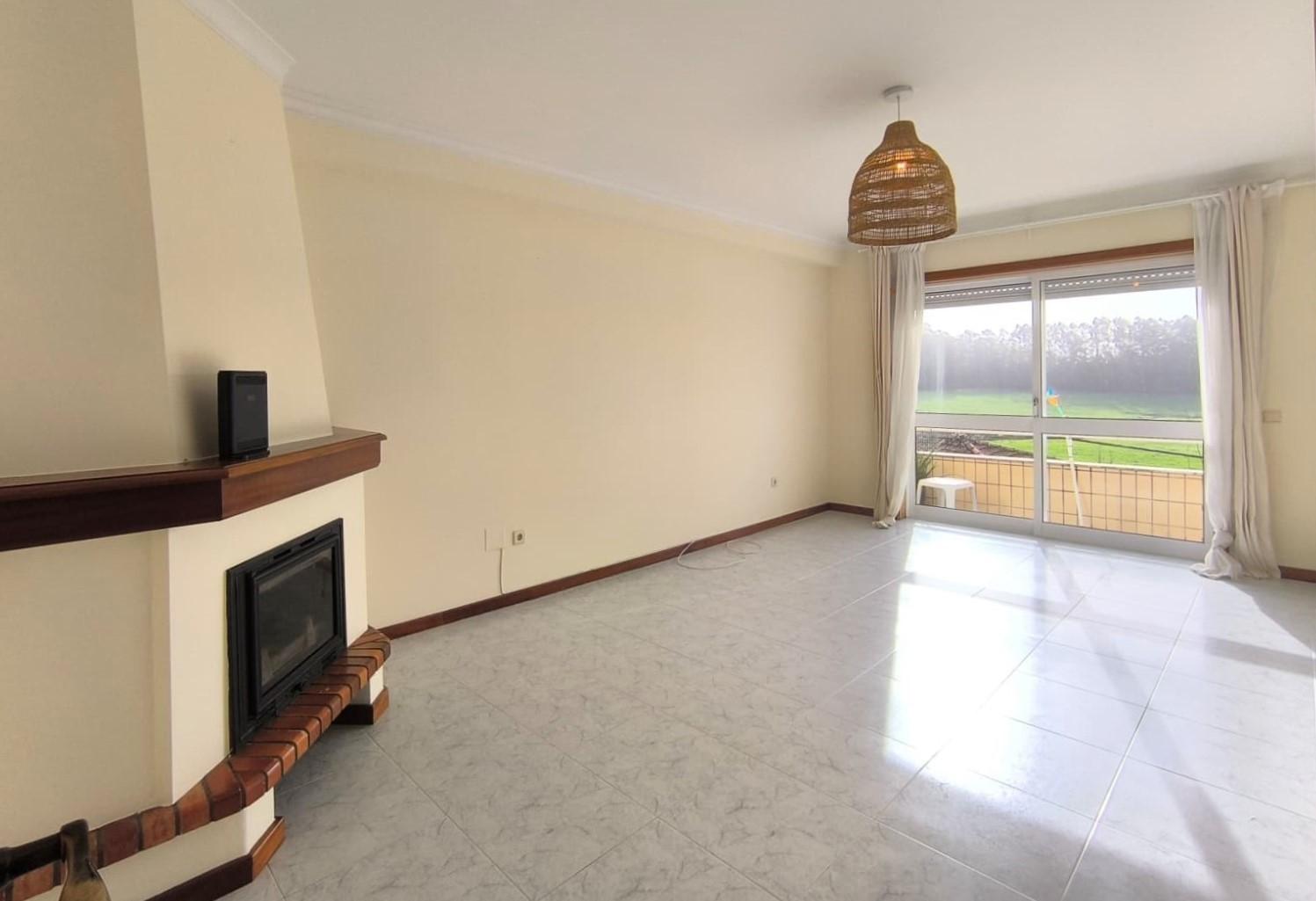 T2 + 1 para Arrendamento Anual em Gião