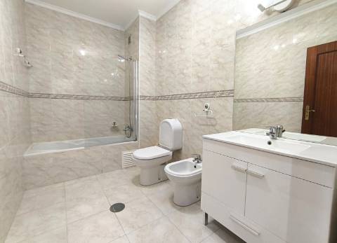 T2 + 1 para Arrendamento Anual em Gião