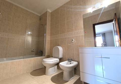 T2 + 1 para Arrendamento Anual em Gião