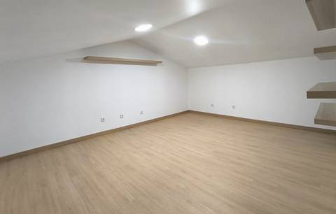 T2 + 1 para Arrendamento Anual em Gião