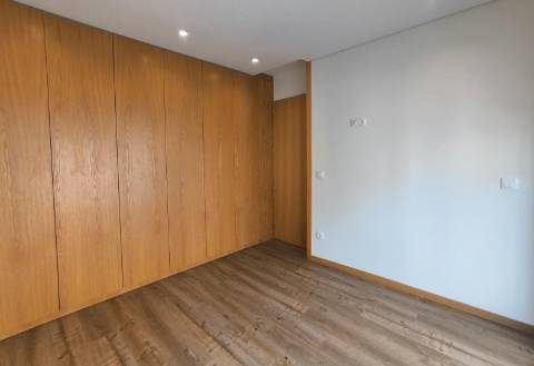 T1 NOVO c/ Terraço Junto à Praia em Vila do Conde