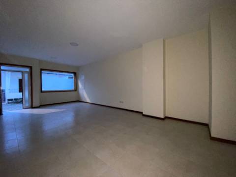 Loja com 145m2 em Vila Chã Vila do Conde