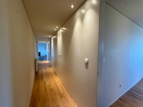 T3 como Novo c/ 170m2 Junto ao Centro da Póvoa de Varzim