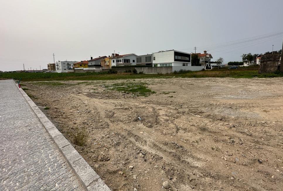 Lote com 375 m2 na Póvoa de Varzim