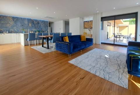 Moradia T4 de Luxo em Terroso na Póvoa de Varzim