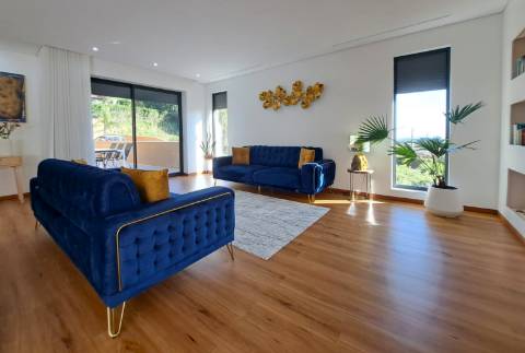 Moradia T4 de Luxo em Terroso na Póvoa de Varzim