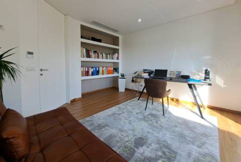 Moradia T4 de Luxo em Terroso na Póvoa de Varzim