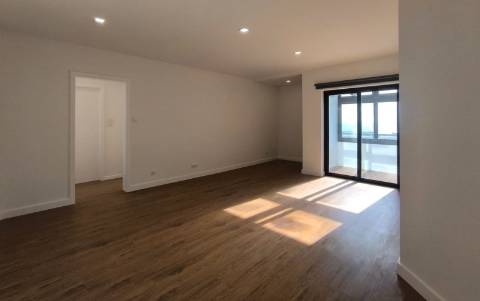 T1 Remodelado com Vistas de Mar na Póvoa de Varzim