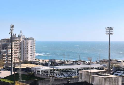 T1 Remodelado com Vistas de Mar na Póvoa de Varzim
