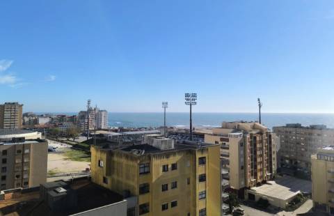 T1 Remodelado com Vistas de Mar na Póvoa de Varzim
