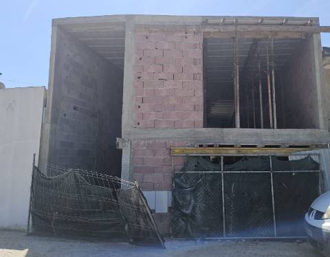 Moradia T3 com Piscina em Construção