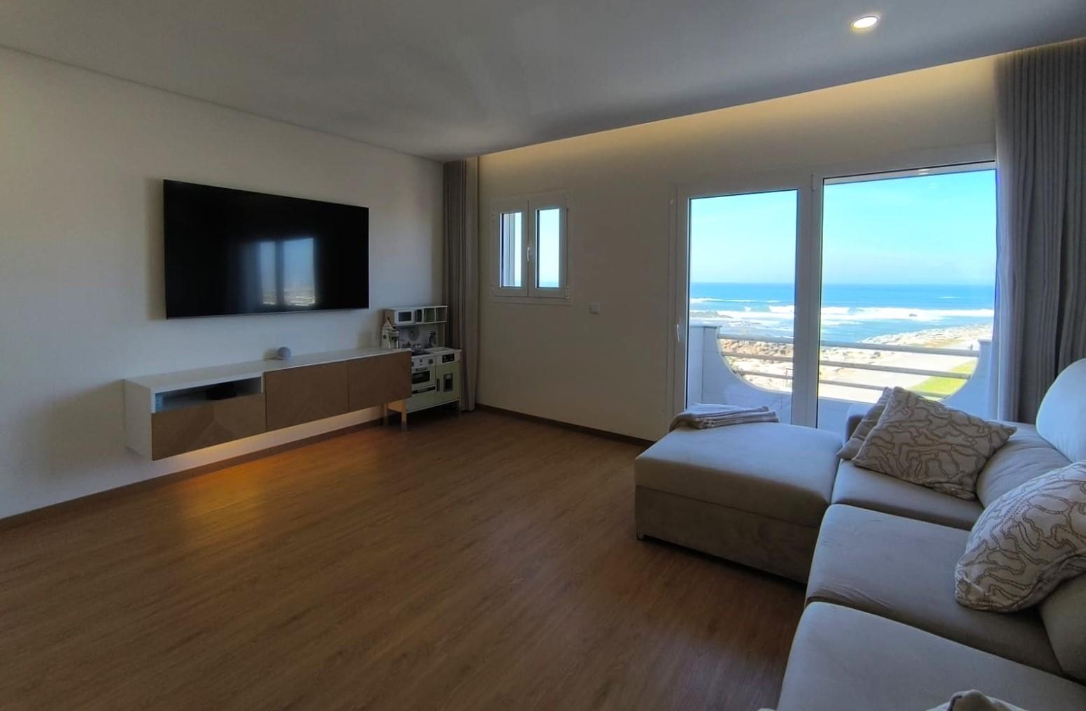 T2 Duplex com Terraço em 1ª Linha de Mar em Vila do Conde
