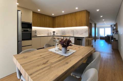 T2 Duplex com Terraço em 1ª Linha de Mar em Vila do Conde
