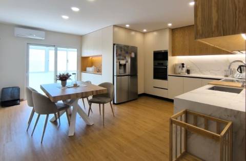 T2 Duplex com Terraço em 1ª Linha de Mar em Vila do Conde
