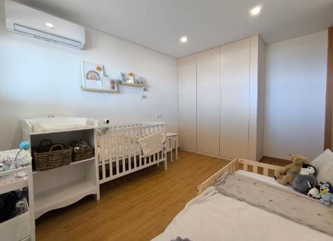 T2 Duplex com Terraço em 1ª Linha de Mar em Vila do Conde
