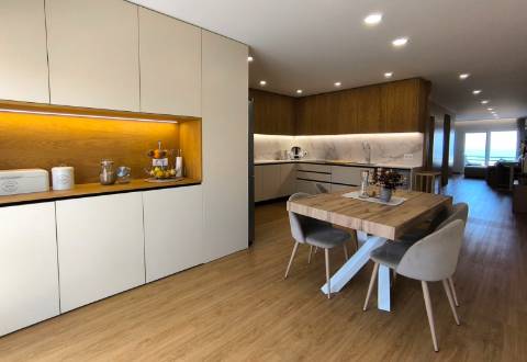T2 Duplex com Terraço em 1ª Linha de Mar em Vila do Conde
