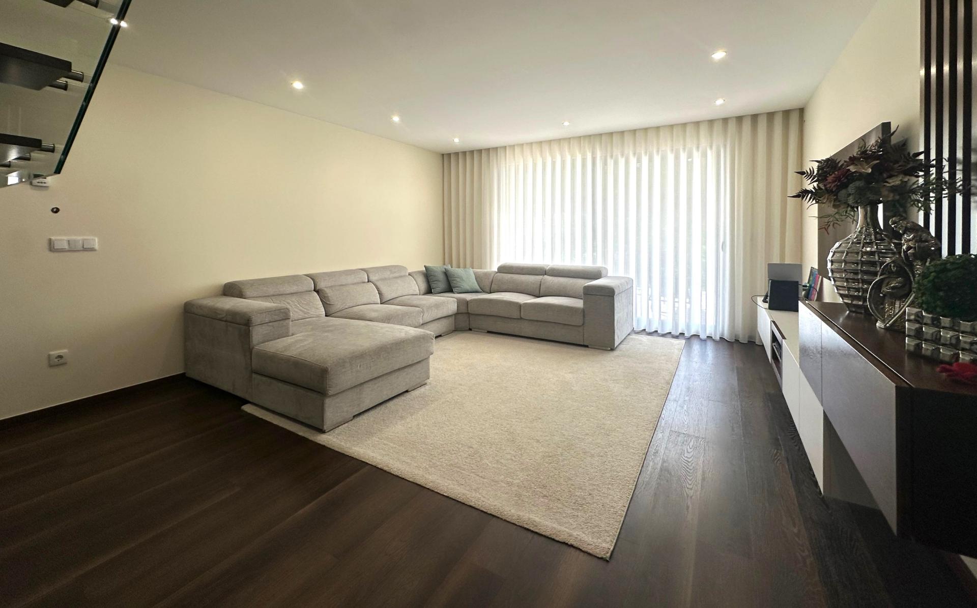 Moradia T5 de Luxo com Piscina em Touguinhó Vila do Conde