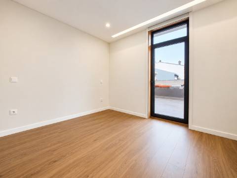 T2 com Terraço e Garagem em Vila do Conde