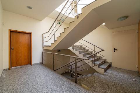 Espaço Comercial com 4.300 m² para Arrendamento