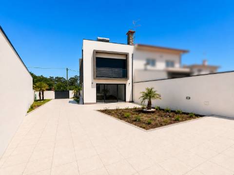 Moradia Nova T3 na Póvoa de Varzim