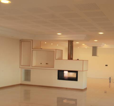 Fantástica moradia V7 com piscina e terreno