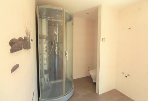 Fantástica moradia V7 com piscina e terreno