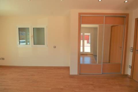 Fantástica moradia V7 com piscina e terreno