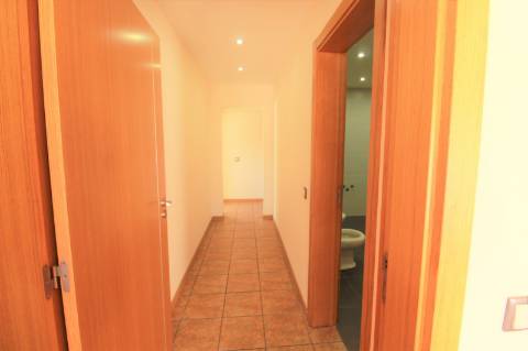 Fantástica moradia V7 com piscina e terreno