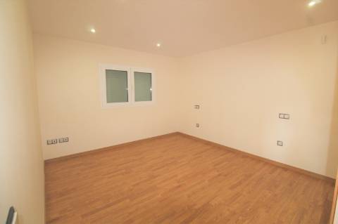 Fantástica moradia V7 com piscina e terreno