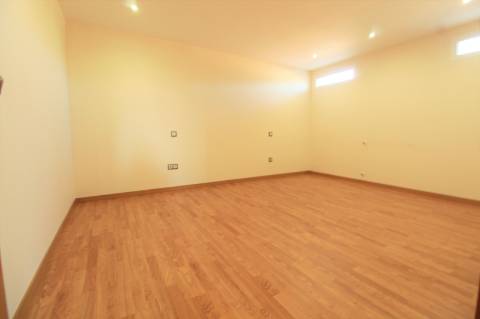 Fantástica moradia V7 com piscina e terreno