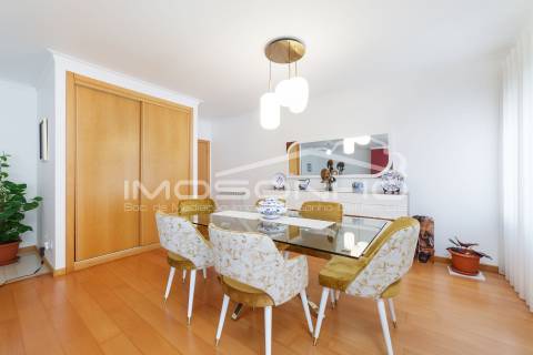 Apartamento T3 situado em zona muito calma perto do centro da cidade da Marinha Grande.