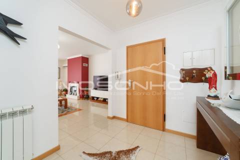 Apartamento T3 situado em zona muito calma perto do centro da cidade da Marinha Grande.