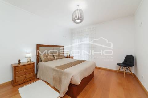 Apartamento T3 situado em zona muito calma perto do centro da cidade da Marinha Grande.