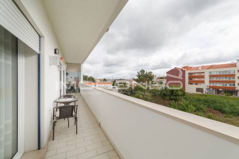 Apartamento T3 situado em zona muito calma perto do centro da cidade da Marinha Grande.