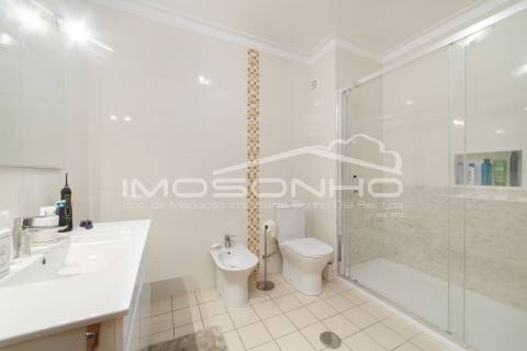 Apartamento T3 situado em zona muito calma perto do centro da cidade da Marinha Grande.