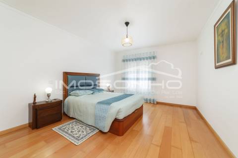 Apartamento T3 situado em zona muito calma perto do centro da cidade da Marinha Grande.