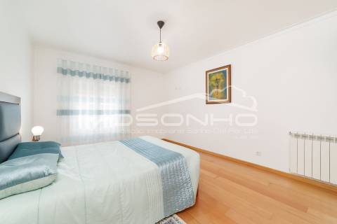 Apartamento T3 situado em zona muito calma perto do centro da cidade da Marinha Grande.