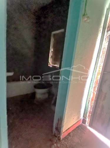Vende-se Casa Antiga para reconstruir