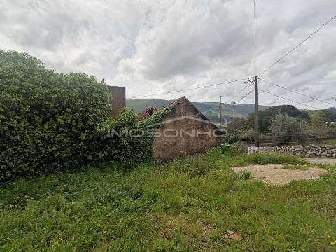 Vende-se Casa Antiga para reconstruir